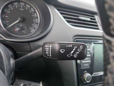 Foto 2ª: Mando Luces Skoda Octavia AMBITION 110CV 81KW (2016)