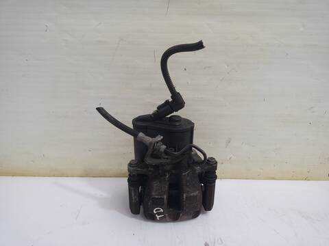 Foto 3ª: Pedal Embrague Volkswagen Passat INDIVIDUAL BERLINA 140CV 103KW (2003)