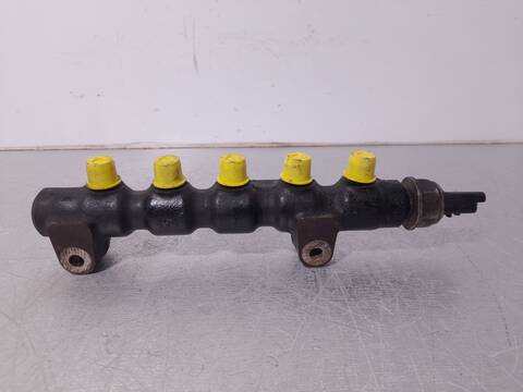 Foto 3ª: Rampa Inyectora Ford Fiesta AMBIENTE 68CV 50KW [F6JB] (2008)