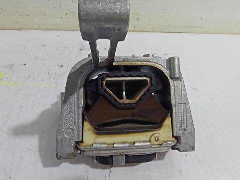 Foto 3ª: Soporte Motor Volkswagen Golf COMFORTLINE BLUEMOTION AUT. 150CV (2013)