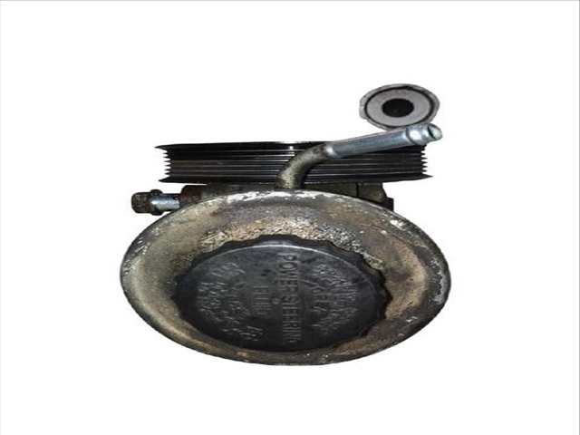 Foto 1ª: Bomba de Direccion Toyota Avensis 2.2 D-4D ADT251_ ADT251R) (2003)
