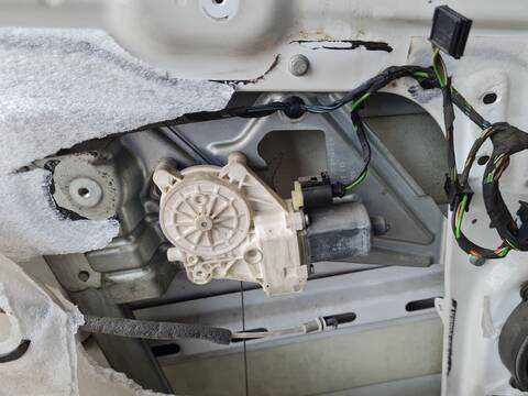 Elevalunas Eléctrico Delantero Izquierdo Mercedes Sprinter 310/313/316 CDI 906.631/633/635/637) 95CV 70KW CAJA CERRADA