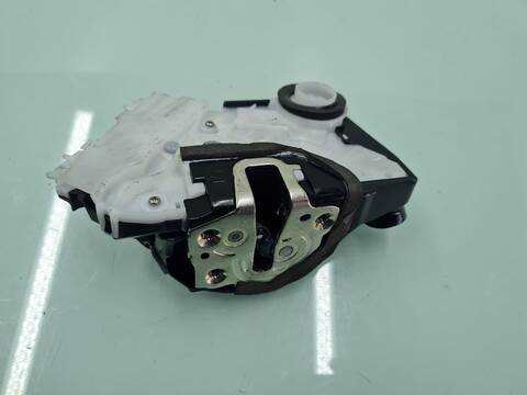Foto 2ª: Cerradura Puerta Delantera Derecha Toyota Yaris MXPH11L-BHXSBW 115CV [M15AFXE] (2021)
