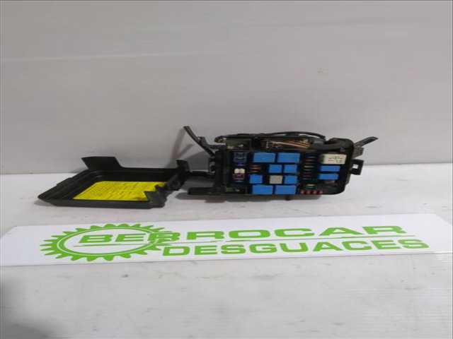 Foto 2ª: Caja Reles Fusibles Hyundai i30 1.6 CRDI 90CV 66KW [D4FB] (2010)