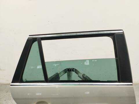 Foto 2ª: Puerta Trasera Derecha Volkswagen Golf 1.6 TDI 105CV 77KW [CAYC] (2010)