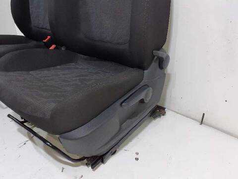 Foto 3ª: Asientos Traseros Peugeot 3008 1.6 HDI FAP CAT 9HZ - DV6TED4) 109CV 80KW (2009)