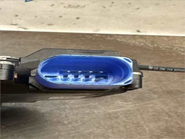 Foto 3ª: Cerradura Puerta Delantera Izquierda Volkswagen Golf 2.0 TDI 16V [BKD]