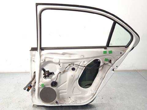 Foto 4ª: Puerta Trasera Derecha Seat Toledo 1.6 TDI 105CV 77KW [CAYC] (2015)