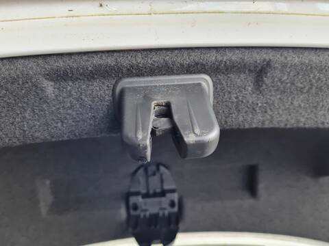 Cerradura Maletero Portón Audi A4 BASICO 160CV 118KW