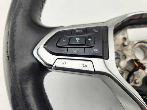 Foto 3ª: Volante Volkswagen Transporter T7 MULTIVAN ST) LIFE EHYBRID [DGEA] (2022)