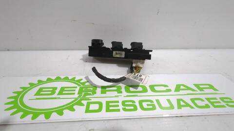 Foto 3ª: Botonera Elevalunas Hyundai i30 1.6 CRDI 90CV [D4FB] (2007)