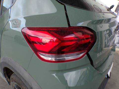 Foto 1ª: Piloto Trasero Izquierdo Dacia Sandero H4DF4 (2024)