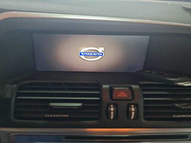 Foto 2ª: Pantalla Multifuncion Volvo XC 60 KINETIC 2WD 150CV 110KW [D4204T4] (2017)