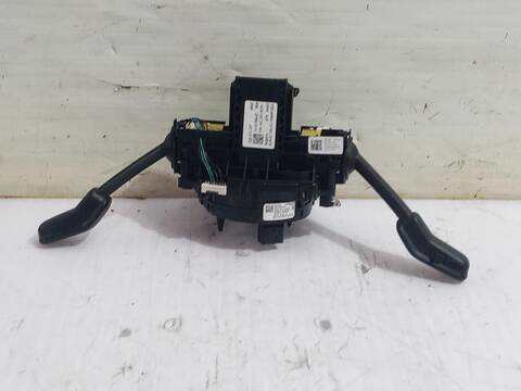 Foto 2ª: Mando Multifuncion Volkswagen Golf COMFORTLINE BLUEMOTION AUT. 150CV (2013)