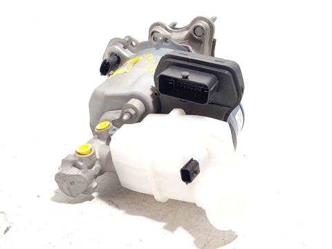 Foto 4ª: Servofreno Renault Arkana 1.6 E-TECH 145 LDMU) 94CV 69KW [H4M 632] (2025)