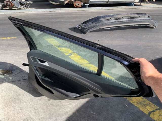 Foto 2ª: Puerta Trasera Derecha Volkswagen Golf 1.6 TDI105CV 0CV [CLHA] (2013)