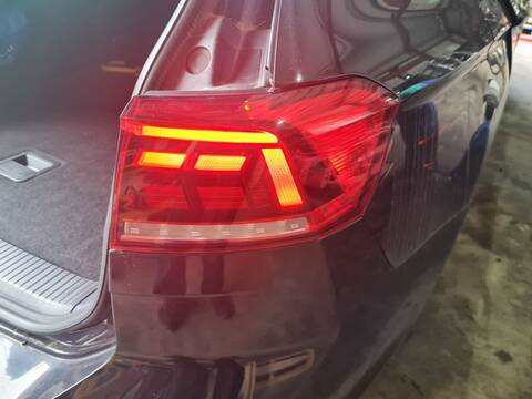 Foto 3ª: Piloto Trasero Derecho Volkswagen Passat BUSINESS 150CV 110KW [DSRA] (2020)
