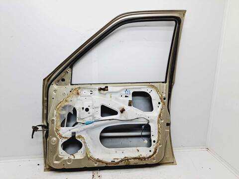 Foto 2ª: Puerta Delantera Derecha Nissan Terrano COMFORT 101CV 74KW [TD27 T] (2001)