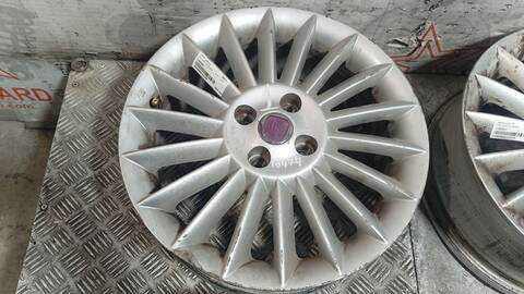 Foto 3ª: Juego LLantas Fiat Linea DYNAMIC 78CV 57KW [350A1000] (2009)