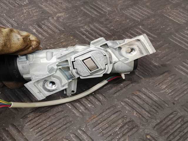 Foto 2ª: Antirrobo Volkswagen Golf 1.6 TDI 105CV (2013)