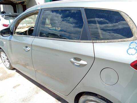 Foto 3ª: Puerta Trasera Izquierda Kia Carens 1.7 CRDI 116CV 85KW [D4FD] (2017)