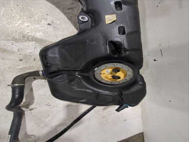 Foto 3ª: Deposito de Combustible Bmw Serie 1 114 120 D 177CV [N47 D20 A N47 D20 C] (2003)