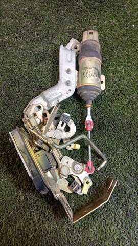 Foto 2ª: Cerradura Puerta Trasera Izquierda Toyota 4 Runner 3.0 T DIESEL (1993)