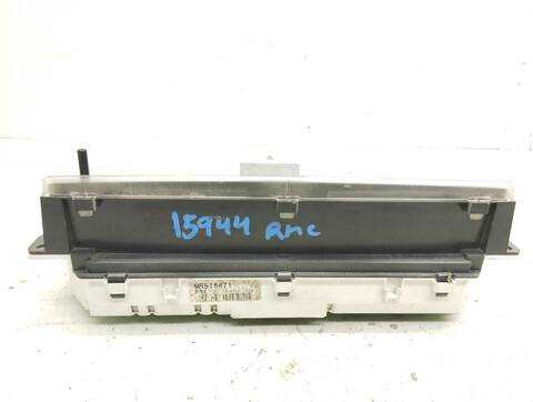 Foto 2ª: Cuadro de Instrumentos Mitsubishi Montero 1.8 CAT 114CV 84KW [4G93] (2005)