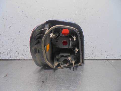 Foto 2ª: Piloto Trasero Derecho Volkswagen Polo BASICO BERLINA 55CV 40KW [ADX] (1995)