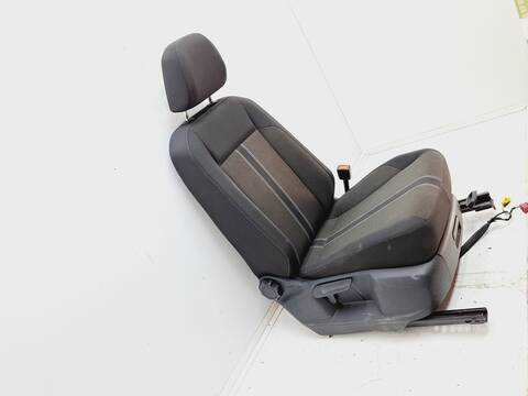 Foto 4ª: Asiento Delantero Derecho Volkswagen T-Roc BASIS 116CV 85KW [DTRD] (2021)