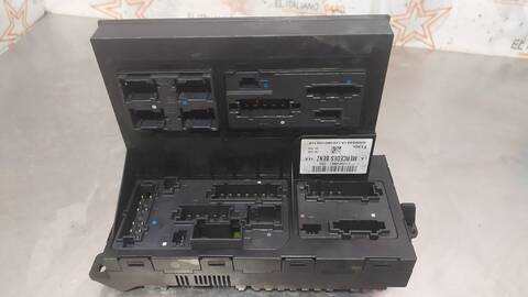 Foto 2ª: Caja Reles Fusibles Mercedes Clase E 180 E 320 CDI 211.026) BERLINA 204CV 150KW [648961] (2003)