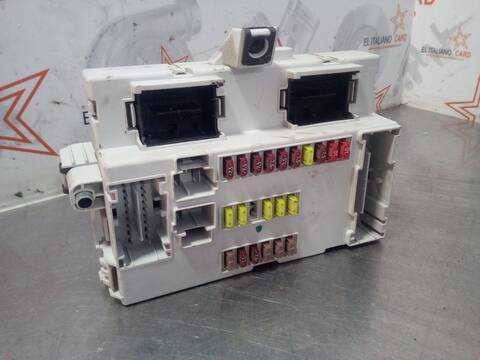 Foto 3ª: Caja Reles Fusibles Alfa Romeo Giulietta DISTINCTIVE 105CV 77KW [940A3000] (2011)