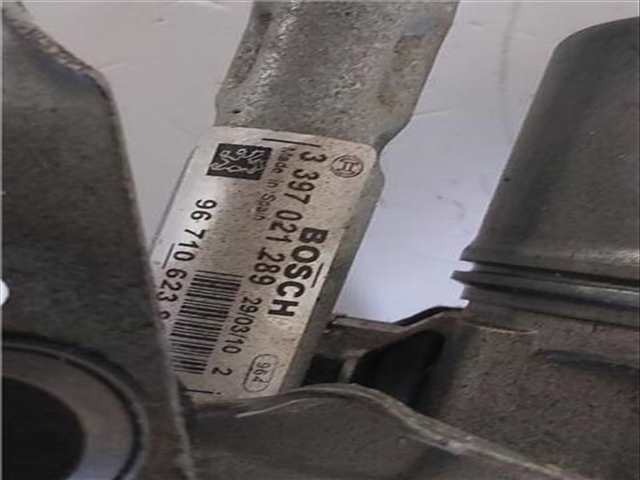 Foto 3ª: Motor Limpia Delantero Peugeot 5008 1.6 CONFORT 109CV 80KW [9HZ Ó 9H01] (2010)