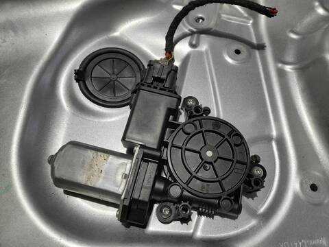 Foto 3ª: Elevalunas Eléctrico Delantero Derecho Alfa Romeo Giulietta 1.6 JTDM CAT 105CV [940A3000] (2010)