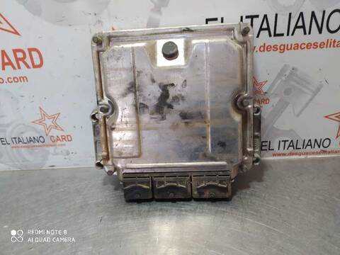 Foto 3ª: Centralita Motor ECU Nissan Primastar CAJA CERRADA BATALLA CORTA 2 9T 101CV 74KW [F9Q760] (2003)