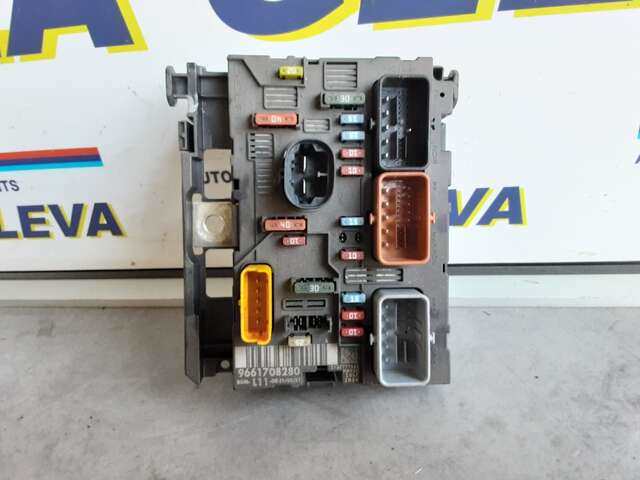 Foto 1ª: Caja Reles Fusibles Peugeot 307 1.6 16V 110CV [NFU] (2007)