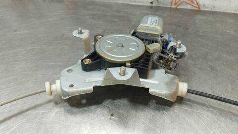 Foto 4ª: Elevalunas Manual Trasero Derecho Chevrolet Captiva 2.0 VCDI LTX SPORT 150CV 110KW [Z20S] (2006)