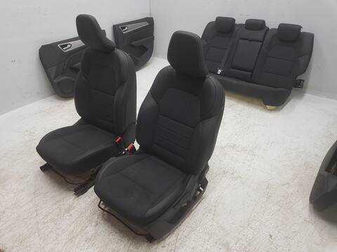 Foto 3ª: Juego Asientos Completos Renault Arkana TECHNO 113CV 83KW