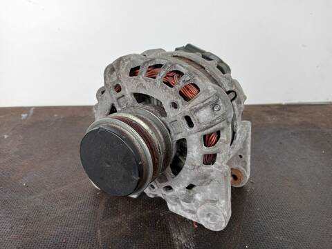 Foto 1ª: Alternador Renault Clio BUSINESS 1 16V CAT BIVALENT GASOLINA - GPL D4F) 72CV (2012)