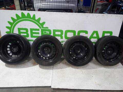 Foto 2ª: Juego LLantas Peugeot 2008 ALLURE 110CV (2013)