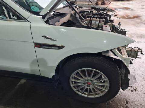 Foto 1ª: Aleta Delantera Derecha Jaguar F Pace PRESTIGE 179CV 132KW [204DTD] (2016)