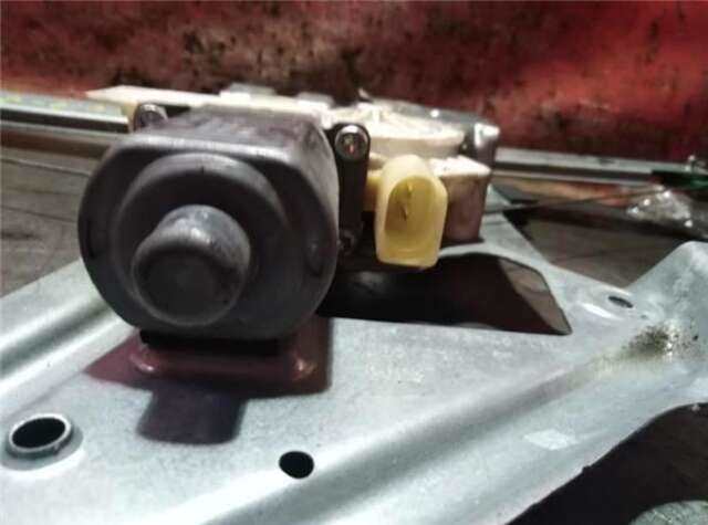 Foto 2ª: Elevalunas Eléctrico Delantero Izquierdo Mercedes Sprinter 216 (906.613) [M 271.951]