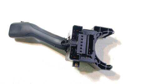 Foto 3ª: Mando Multifuncion Audi A2 1.4 16V 75CV 55KW [AUA] (2000)