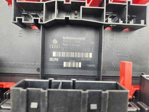 Foto 3ª: Caja Reles Fusibles Seat Toledo ERENCE 105CV 77KW [BJB] (2006)