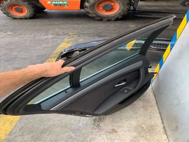 Foto 2ª: Puerta Trasera Izquierda Bmw Serie 5 518 2.0 DI 177CV BERLINA 0CV [N47D20A] (2009)