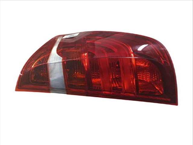 Foto 3ª: Piloto Trasero Derecho Bmw X3 XDRIVE 20 D (2010)