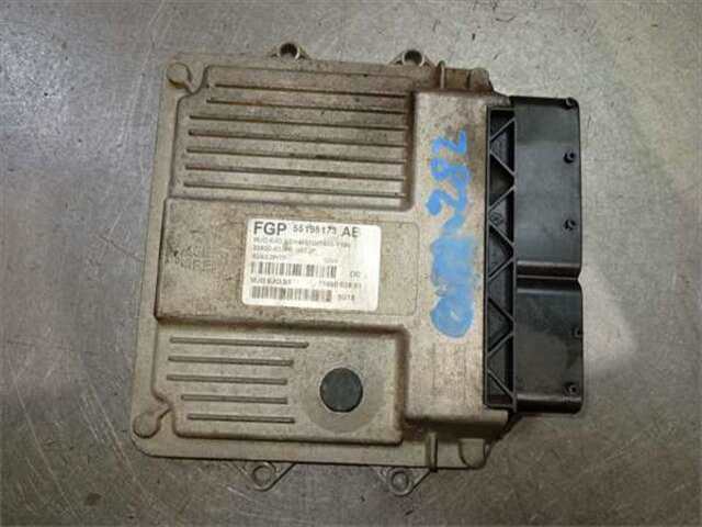 Foto 2ª: Centralita Motor ECU Suzuki Swift 1.3 GL (3-PTAS.) [1.3 LTR. - 55 KW DDIS DIESEL CAT]