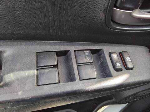 Foto 3ª: Botonera Elevalunas Toyota Yaris ACTIVE HYBRID 75CV 55KW [1NZFXE] (2013)