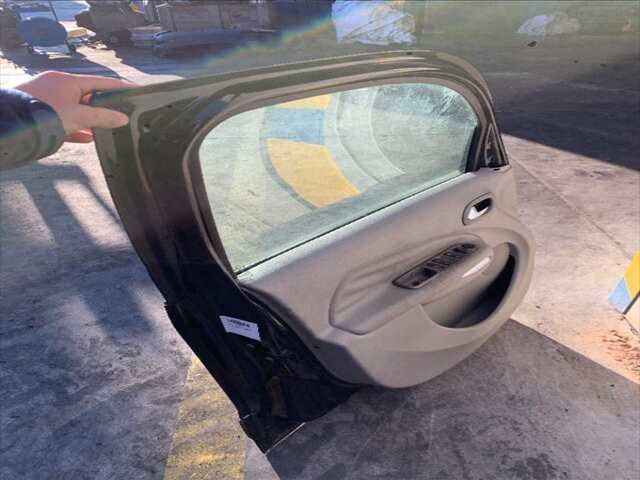 Foto 2ª: Puerta Delantera Izquierda Citroen C3 1.6 HDI90CV PICASSO [9HX] (2010)