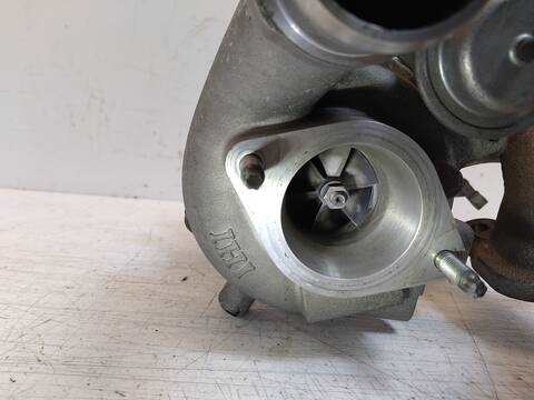 Foto 3ª: Turbocompresor Nissan GT-R 3.5 V6 550 CV 404KW [VR38DETT] (2011)